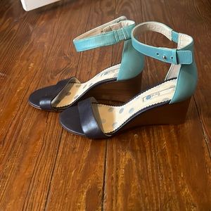 Boden wedge with ankle strap s